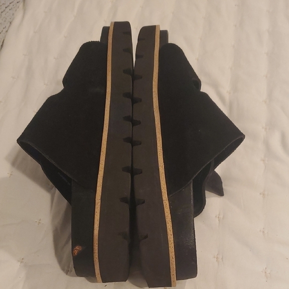 Vince Cypress Suede Black Sandals (27) main image 6